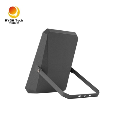 Lampu Sorot LED Surya Multifungsi Remote Control 35W Area Penyinaran 300 Meter Persegi Waktu Pelepasan Lama Garansi 2 Tahun