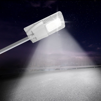 Waterproof 50W All In One Lampu Jalan Surya Terpadu 5200LM Dengan Tiang