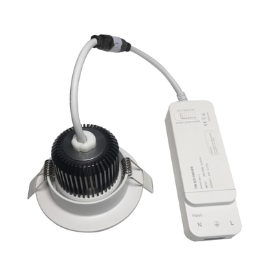 38/60 ° Beam Angle Downlight LED Cerdas 8w Peredupan / Suhu Warna Dapat Disesuaikan