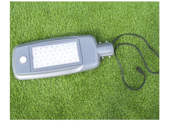 Lampu Jalan LED Tenaga Surya Tahan Lama 5500K IP65 50W Dengan Panel Surya Yang Dapat Diputar
