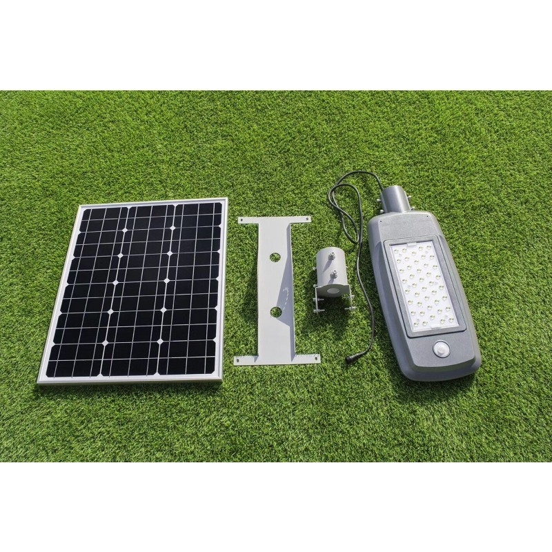 30W 140lm / w High Power Lampu Jalan Surya IP65 Waterproof Setengah Tinggi Terang Terpisah